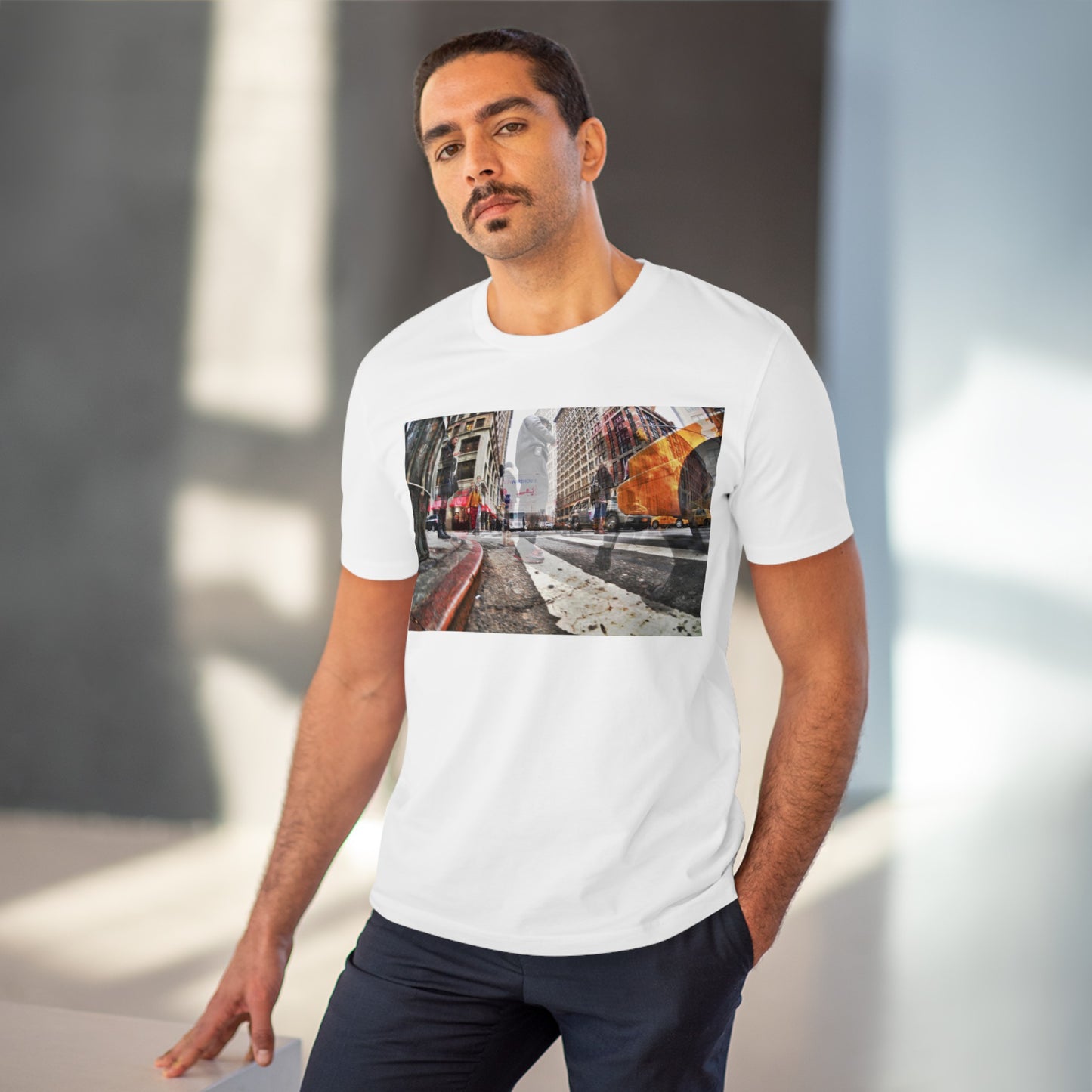NYC cab life. Organic Creator T-shirt - Unisex