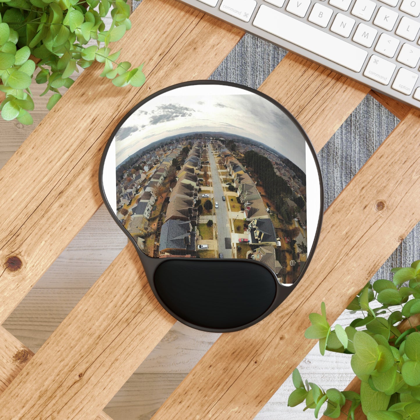 Suburban Life - round -Mouse Pad With Wrist Rest
